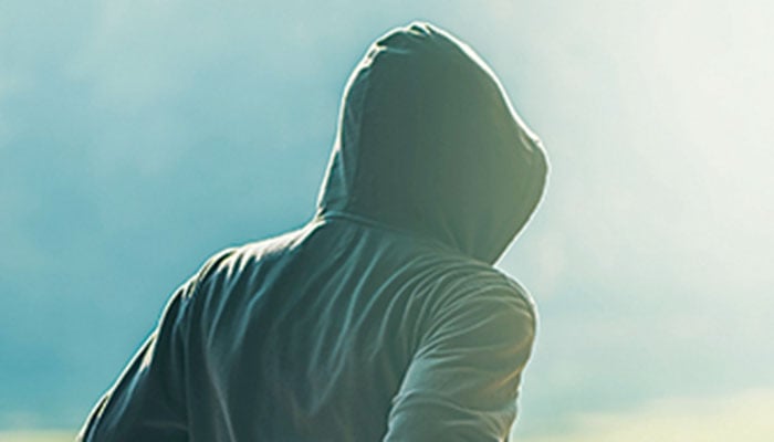 Κουκουλοφόρος επιτέθηκε σε φοιτητή στη Λαμία! Τον χτύπησε και του άρπαξε το πορτοφόλι