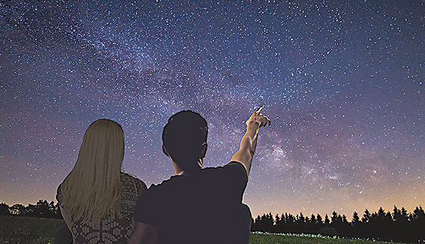 Οι αστρολόγοι ζητούν τη συμβολή των ερωτευμένων για τα προβλήματα της φωτορύπανσης