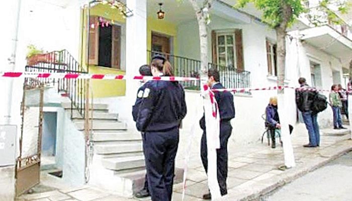 «Καθάρισε» τον εραστή της συντρόφου του στην αποθήκη της αμαρτίας