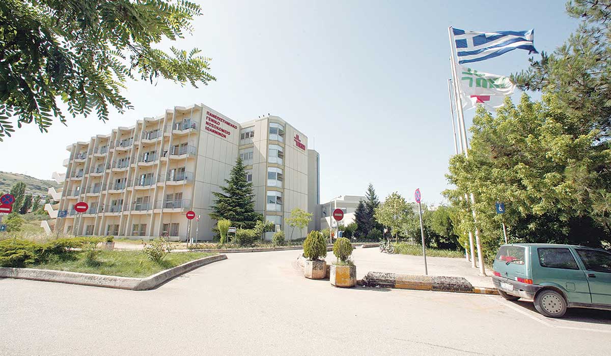 «Γυμνοί» στον πόλεμο οι γιατροί στα Γιάννενα