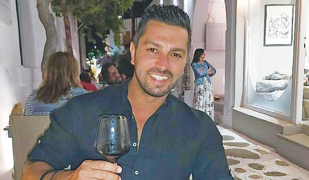Ξέσπασε ο ηθοποιός Μάριος Πετρίδης! «Ανοίξτε τους ναούς»