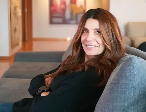 H Πόπη Τσαπανίδου βλέπει τον κορονοϊό σαν μια ευκαιρία να επαναπροσδιορίσουμε τους εαυτούς μας