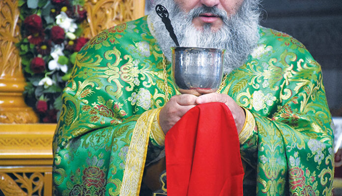 Η Ιερά Σύνοδος ξεκαθάρισε ότι καμία εκκλησία δεν θα κλείσει και δεν θα σταματήσει η μετάληψη λόγω κορονοϊού