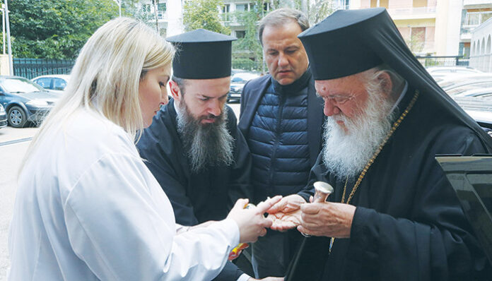 Έντονες αντιδράσεις ιεραρχών για την απόφαση- παρέμβαση Μητσοτάκη