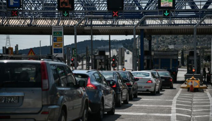 Οι πολίτες θα μετακινούνται μόνο με τη χρήση ειδικής άδειας και για συγκεκριμένους λόγους