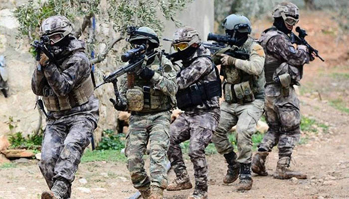 Ενίσχυση τoυ τουρκικού στρατού στα σύνορα! Επεισόδια με «βροχή» από βόμβες μολότοφ στον φράχτη