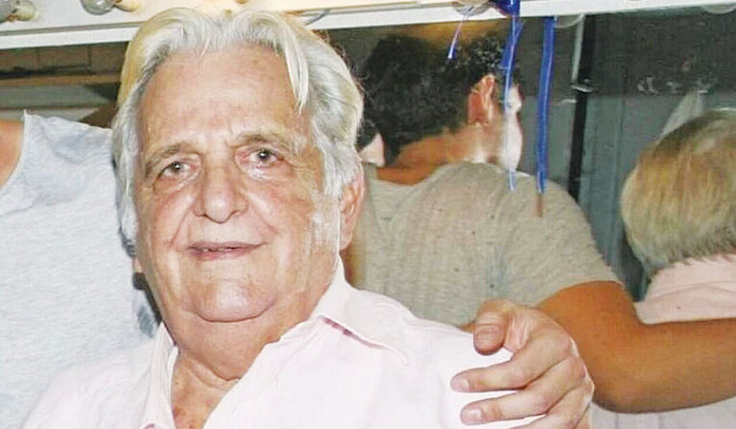 Έφυγε από τη ζωή σε ηλικία 89 ετών ο θεατράνθρωπος Μπάμπης Γιωτόπουλος