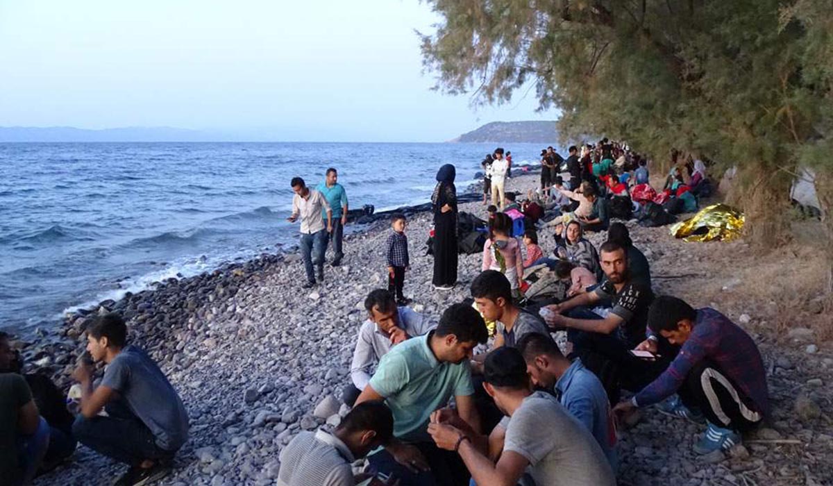 Μετανάστες στη Λέσβο σπάνε την καραντίνα και κάνουν πλιάτσικα