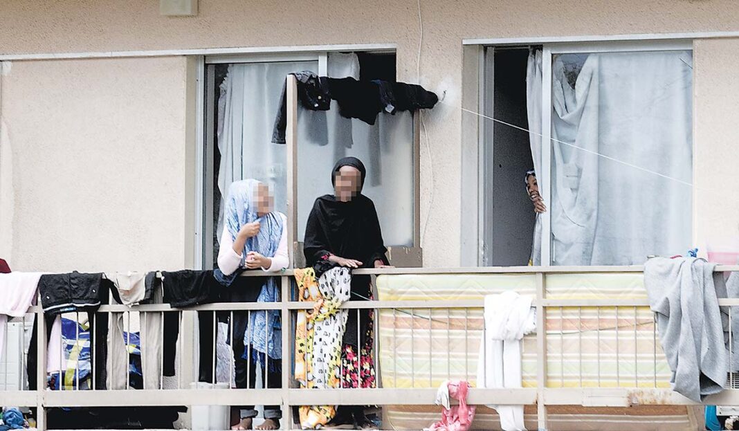 Η διασπορά του ιού στο Κρανίδι ξεκίνησε από την έπαυλη του βασιλικού ζεύγους της Ολλανδίας στο Πόρτο Χέλι