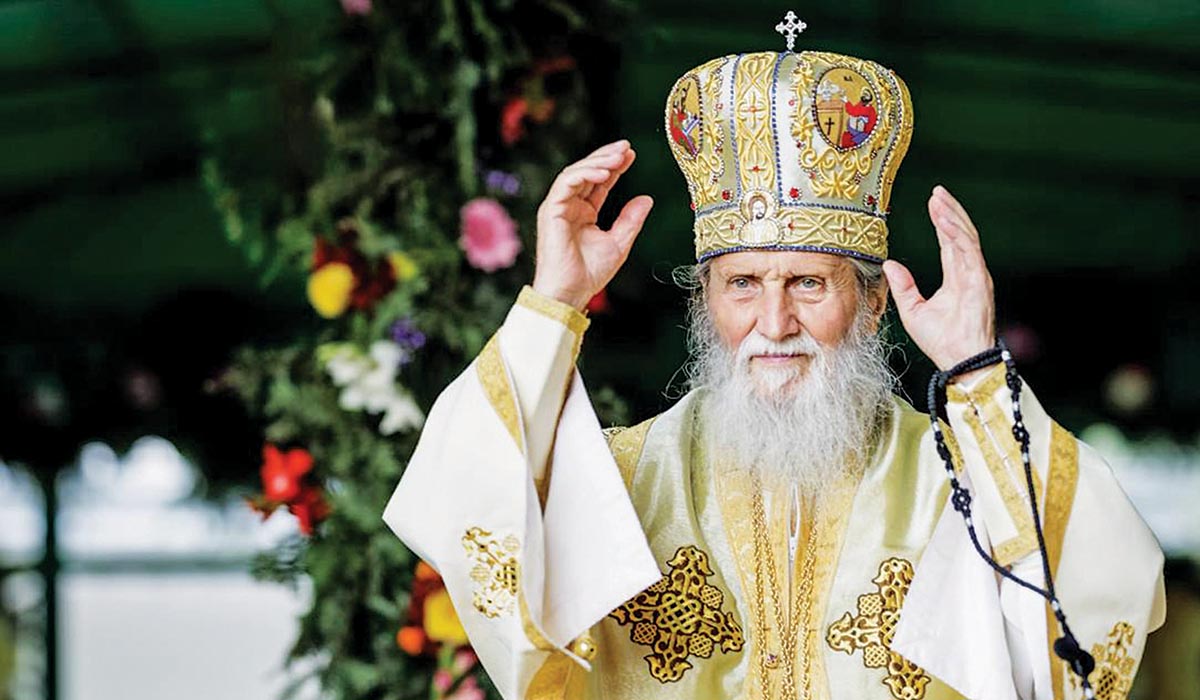 Κοινώνησαν μαζί με Αρχιεπίσκοπο που είχε κορονοϊό και δεν κόλλησαν!