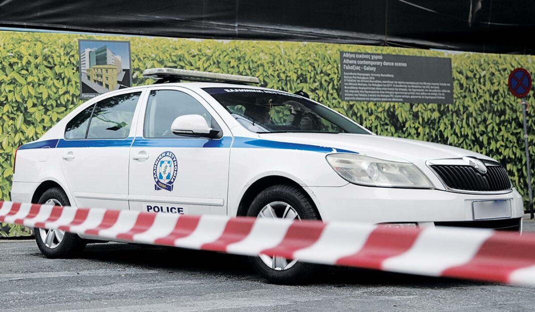 Απατημένος αστυνομικός «κάρφωσε» περιπολικό στο  Ι.Χ. του εραστή