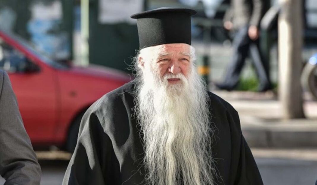 Στο στόχαστρο του πρώην Καλαβρύτων και Αιγιαλείας οι Κυριάκος Μητσοτάκης, Νίκη Κεραμέως και Νίκος Χαρδαλιάς