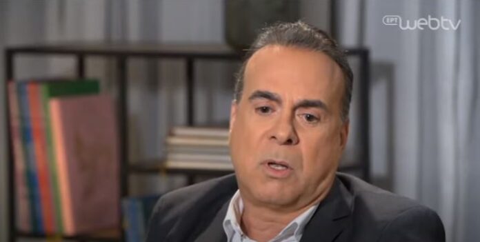 Απαγορεύτηκε από το σύντροφο του Φώτη Σεργουλόπουλου να γίνει δεύτερος γονιός. Δείτε το παράπονο που εξέφρασε ο γνωστός παρουσιαστής.