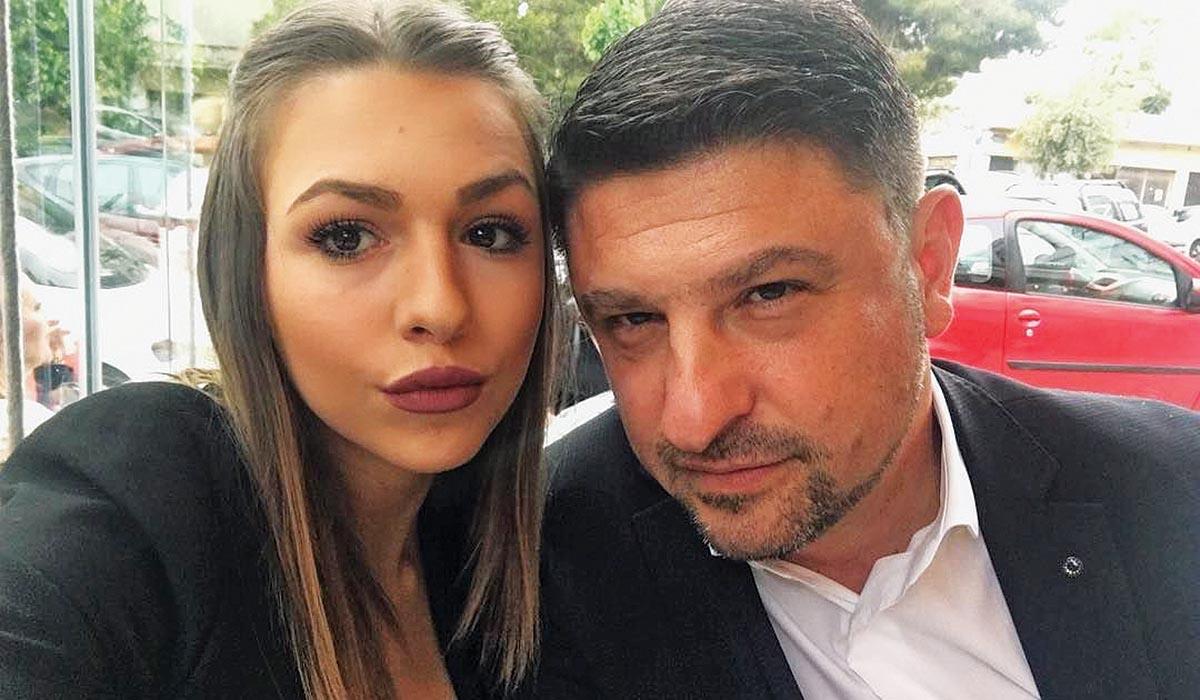 Ενώ ο Νίκος Χαρδαλιάς κυνηγάει τον κορονοϊό η κόρη του ανυπομονεί για ολονύκτια πάρτι