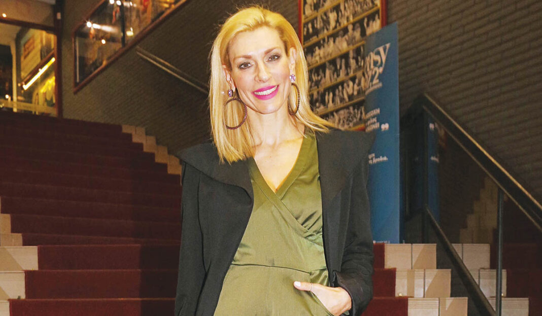 H Ζέτα Δούκα έκανε δεύτερο σπίτι της τα... νοσοκομεία