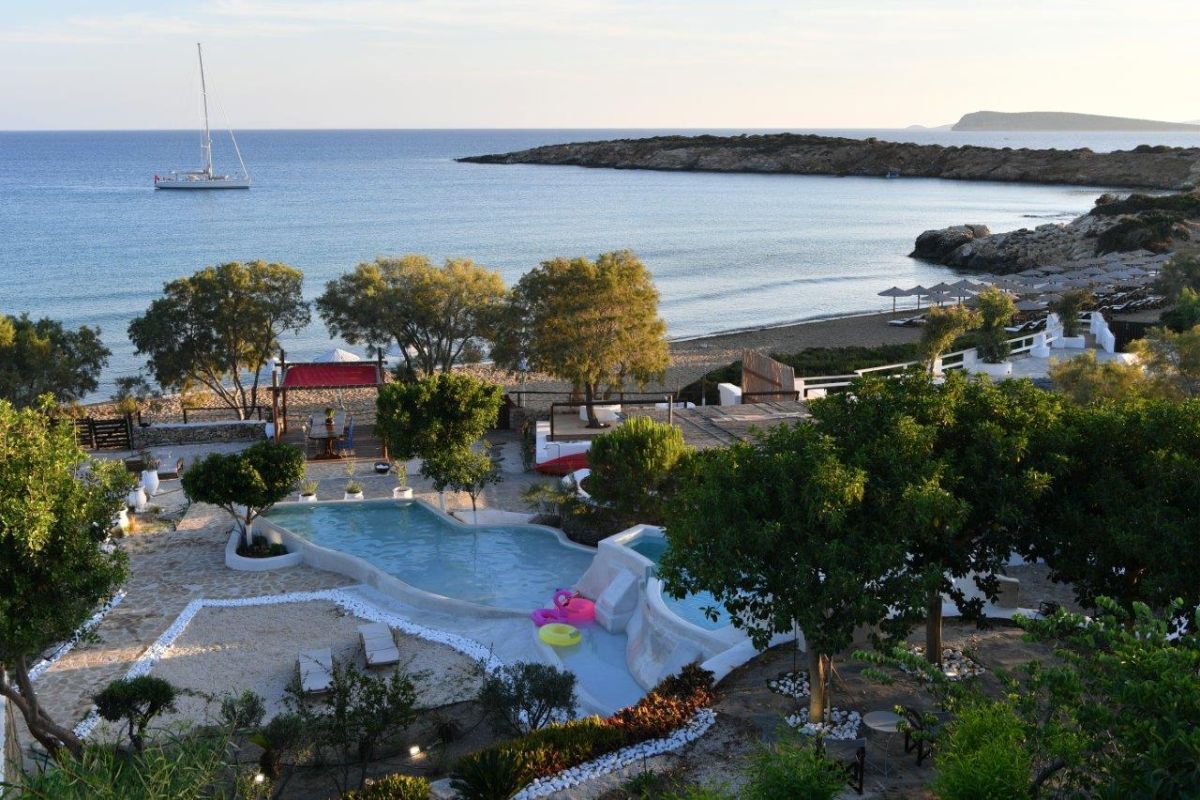 Ξέγνοιαστες διακοπές στην παραθαλάσσια εξοχική κατοικία «Villa Sophia’s Paradise»