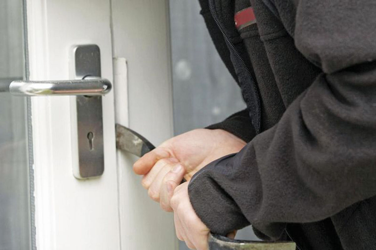 Διαρρήκτης κάλεσε την ΕΛ.ΑΣ. να  τον συλλάβει