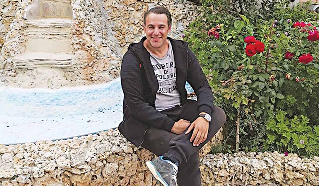 Στροφή στην καριέρα του έκανε ο Θάνος Τζάνης! Ανέλαβε το οικογενειακό ξενοδοχείο και τη φάρμα του στην Εύβοια