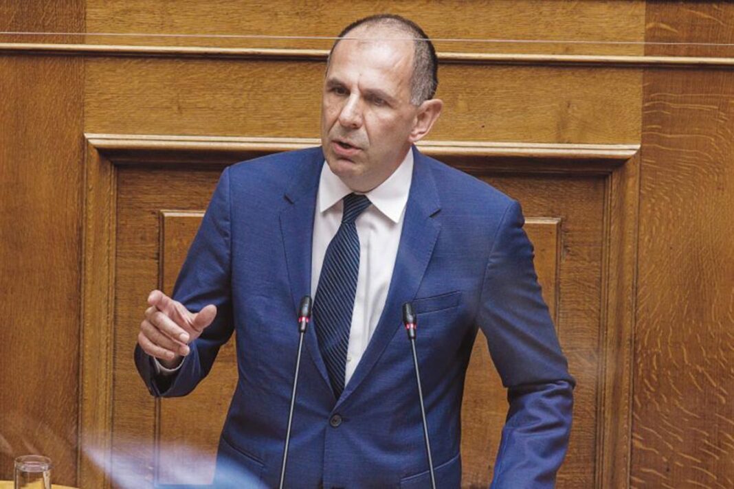 Δικαιολογίες Γεραπετρίτη για τα ΜΜΕ και τα ποσά για την καμπάνια της πανδημίας