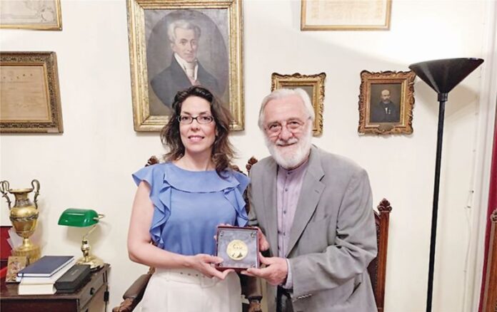 Στα... μονοπάτια του Καποδίστρια! Ο Γιάννης Σμαραγδής ταξίδεψε ανιχνεύοντας ιδανικές τοποθεσίες για τη νέα του ταινία-αφιέρωμα