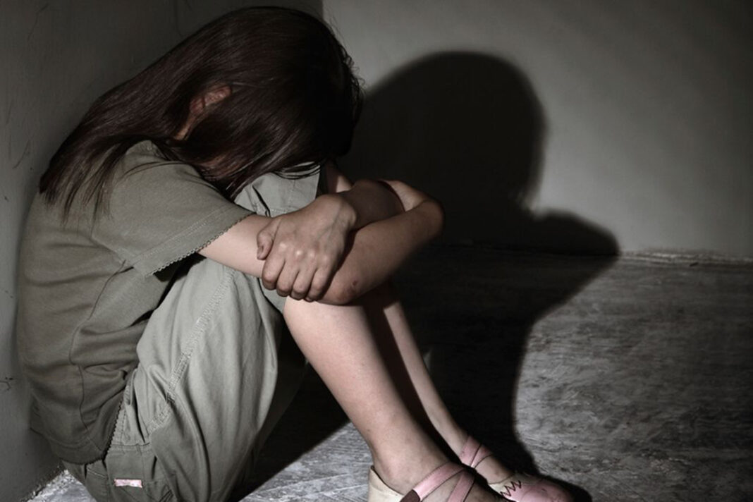 Πακιστανός έδειχνε τα γεννητικά του όργανα σε ανήλικη γειτόνισσα στη Μεσσαρά!