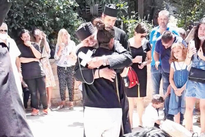 Σοκ και δέος στην εκκλησία των θαυμάτων