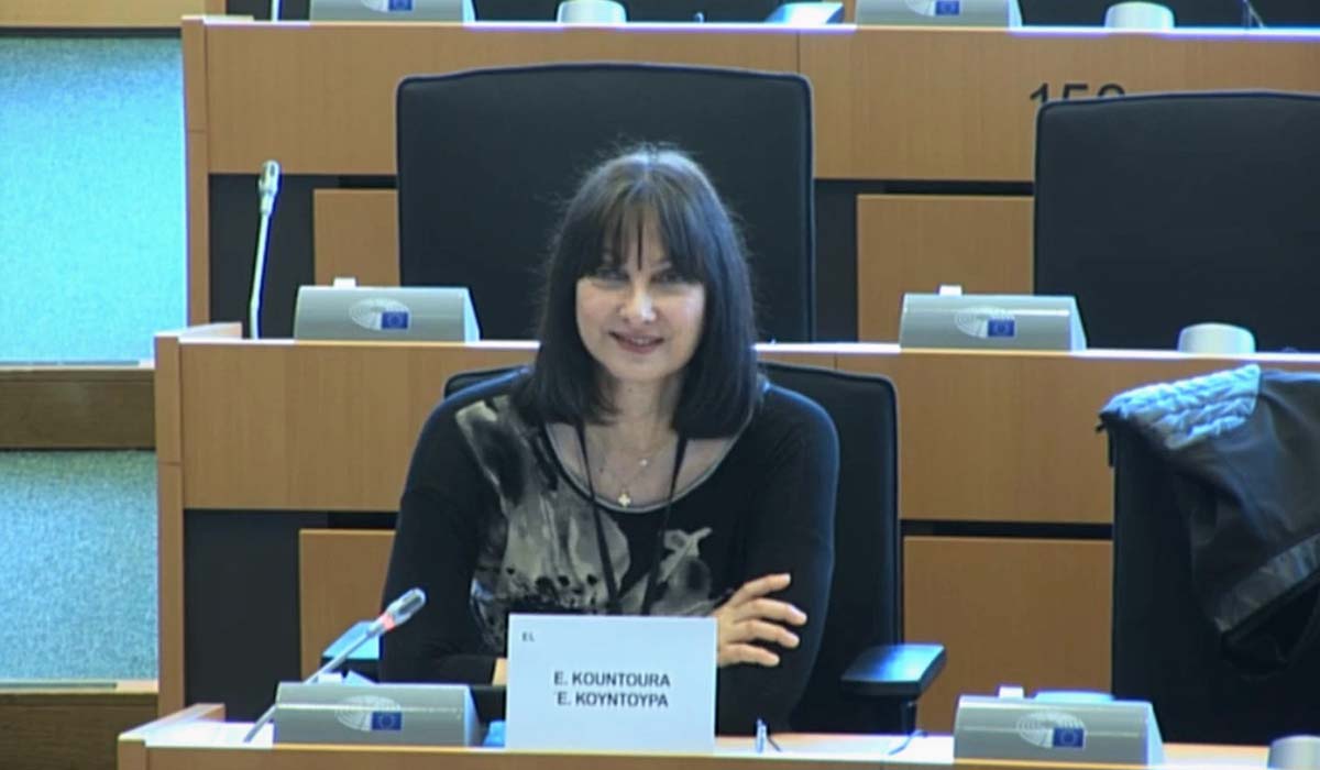 Έλενα Κουντουρά προς Κομισιόν: «Δώστε σαφείς οδηγίες για την ασφαλή επανεκκίνηση των ταξιδιών στην ΕΕ»