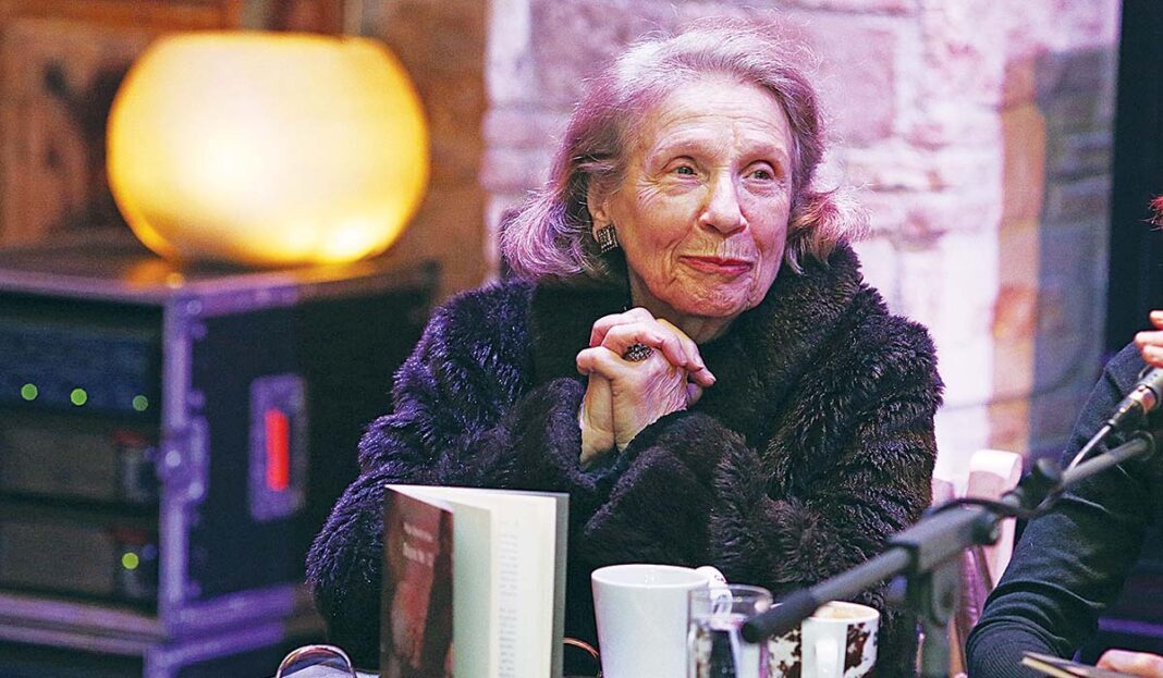 Μέλπω Ζαρόκωστα: «Στο “Σπίτι του Ηθοποιού” νιώθω ότι έχω προστασία, ενώ στο σπίτι μου ήμουν εντελώς μονάχη»