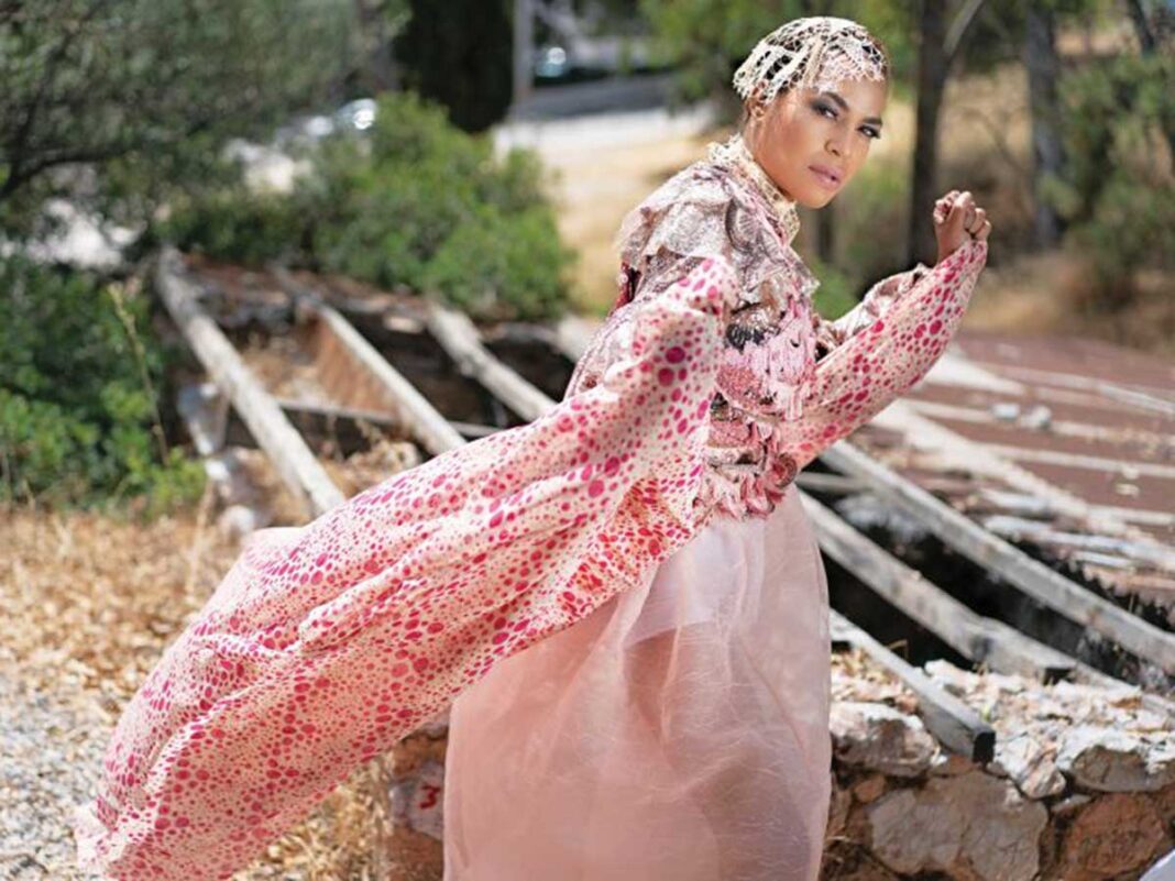 Super model η «Δεβόρα»
