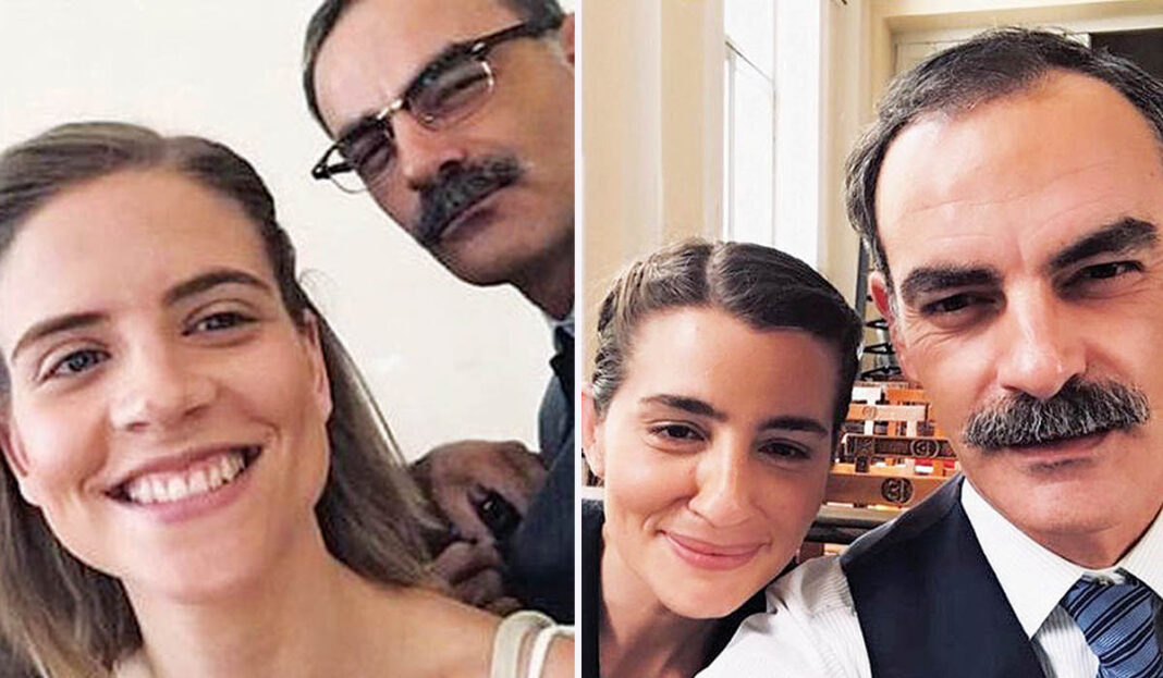 «Άγριες Μέλισσες»: Η Μαρία Κίτσου και οι… αδελφές της πόζαραν με τον «συνήγορο» που θα την εκπροσωπήσει στα νέα επεισόδια