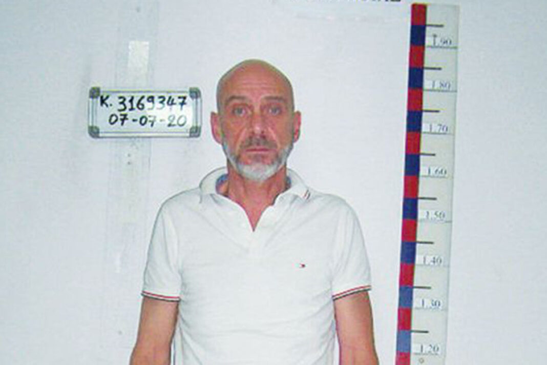 Ιδού ο δάσκαλος που αποπλάνησε τη 14χρονη  μαθήτρια  στην Ερέτρια
