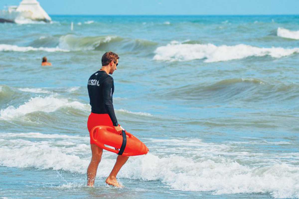Μέσα σε μία μέρα ναυαγοσώστες στα Μάλια της Κρήτης έσωσαν από πνιγμό έξι τουρίστες που είχαν παρασυρθεί από τα κύματα