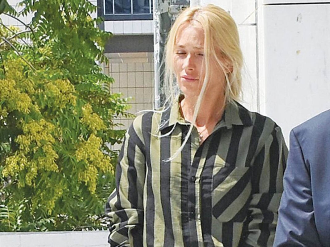 Βικτώρια Καρύδα ήρθε τετ α τετ στο δικαστήριο με τους δύο Βούλγαρους εκτελεστές του άντρα της