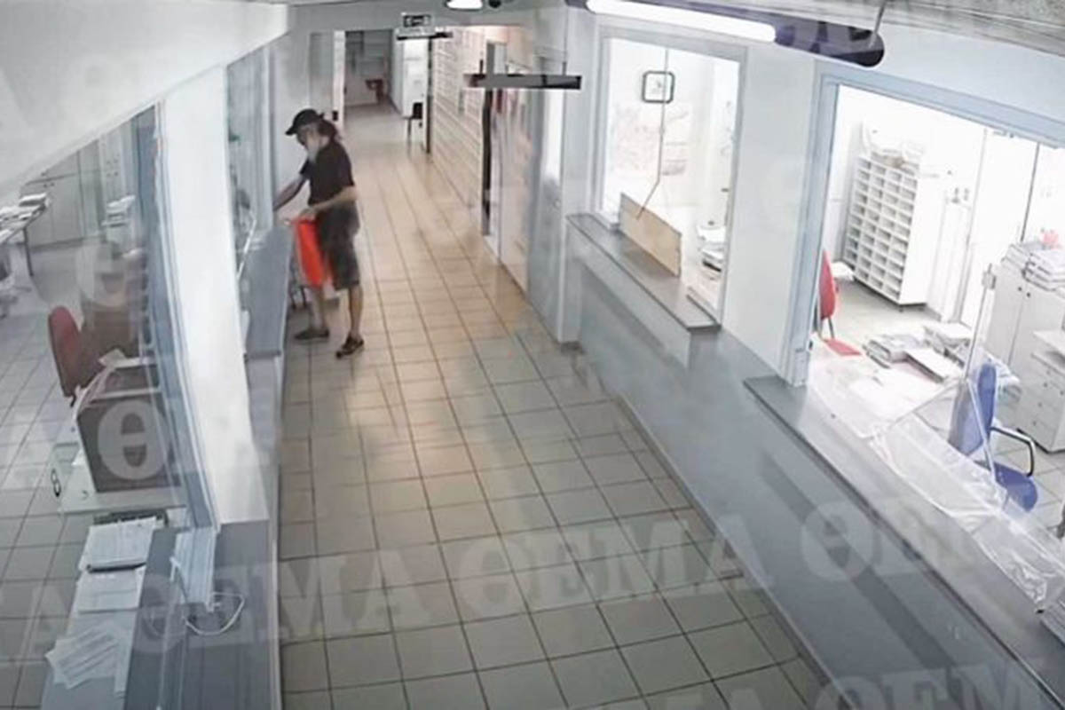 Ανατριχίλα από όσο εκτυλίχθηκαν στη ΔΟΥ Κοζάνης με το 45χρονο σχιζοφρενή με το τσεκούρι (video)