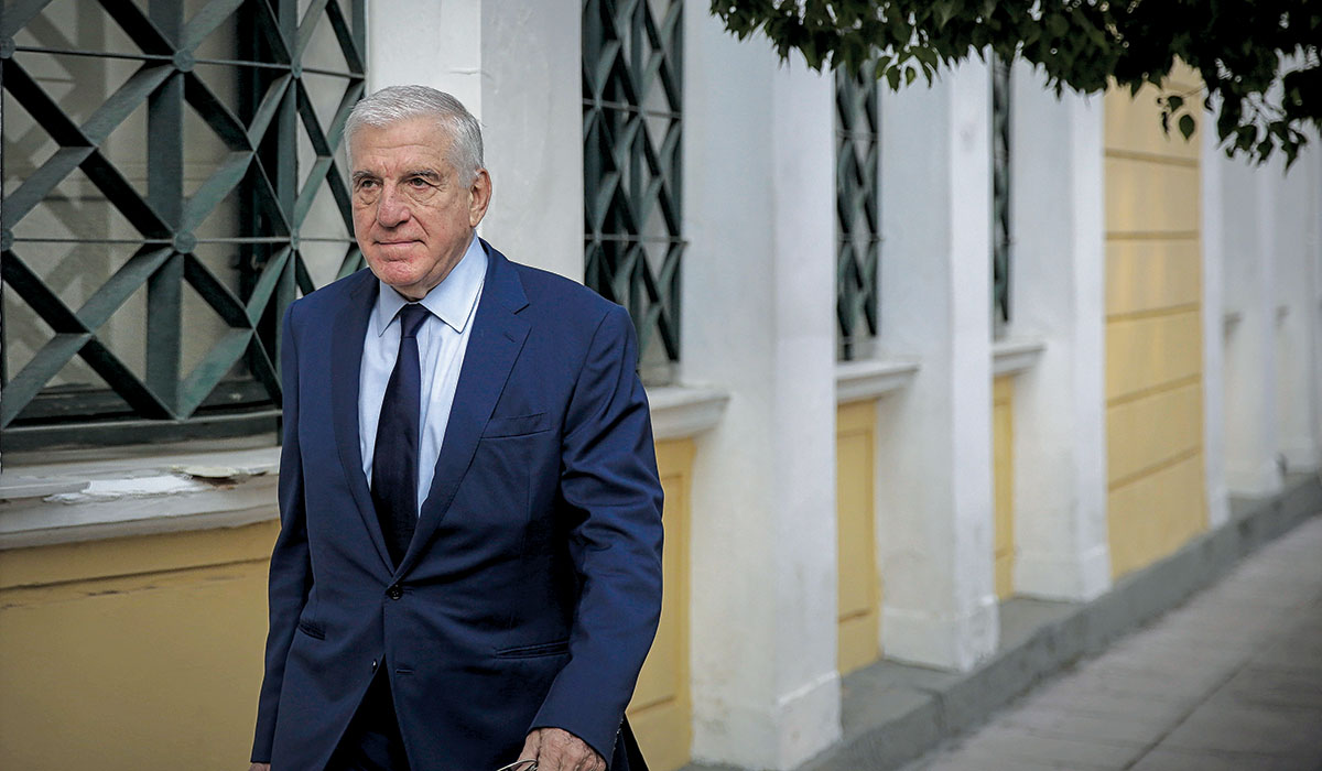 Ο Γιάννος Παπαντωνίου επιβεβαίωσε το μυστικό που για χρόνια ψιθυριζόταν! «Είμαι νόθος»