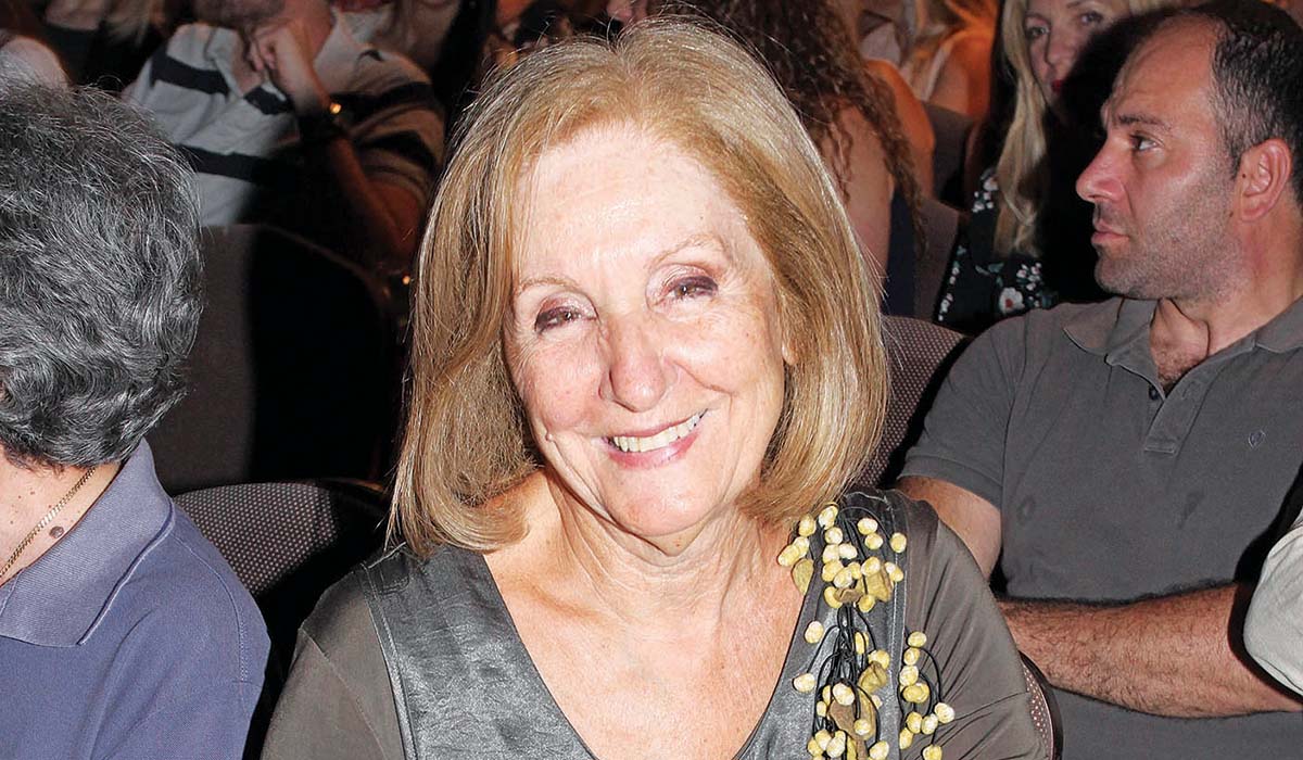 Απατεώνισσα «έγδυνε» ηθοποιούς! Πώς άθελά της μπλέχτηκε στην απάτη η… Κάρμεν Ρουγγέρη