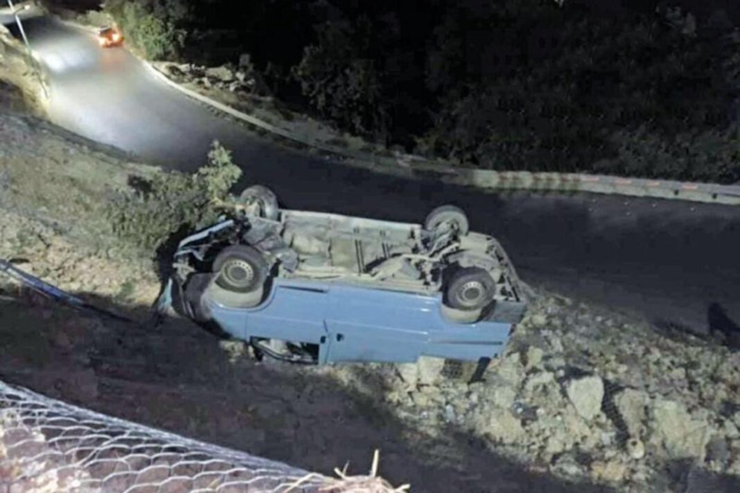 Ι.Χ. σε γκρεμό, με τα φρένα «σπασμένα»