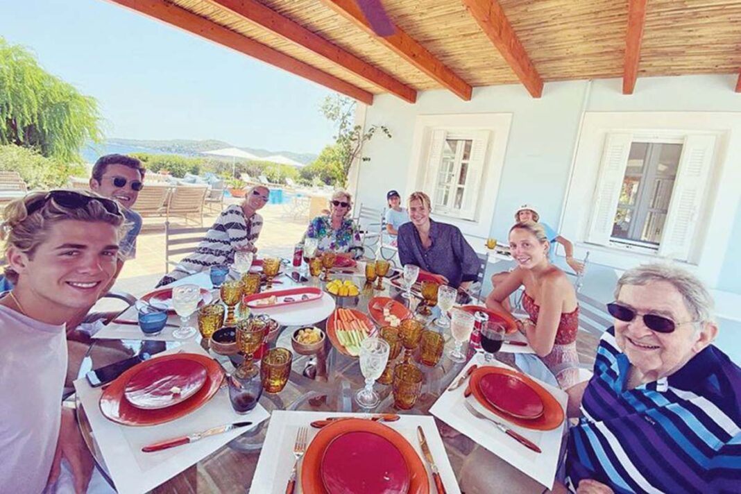 Relax με αποστάσεις για την Βασιλική οικογένεια
