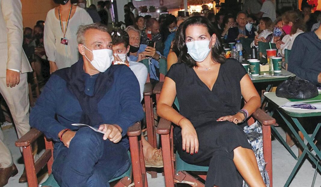 In love ζευγάρια στις «Νύχτες Πρεμιέρας» – Τα φλας σε Όλγα Κεφαλογιάννη και Μίνωα Μάτσα