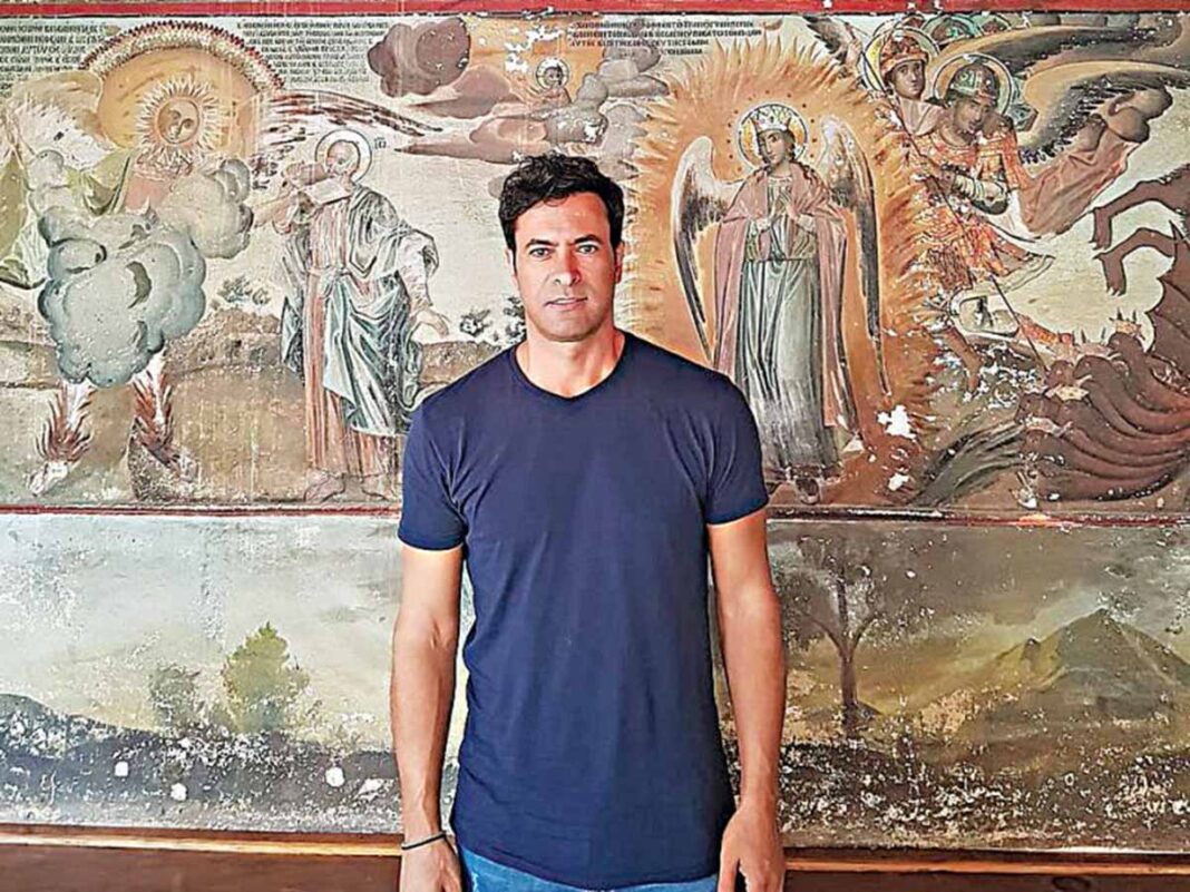 Θεοσεβούμενος αγιογράφος ο Νίκος Παπαδάκης
