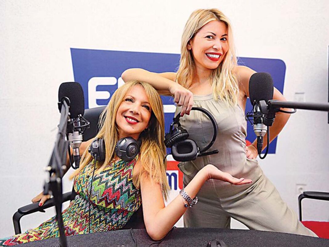 Ρηγάτου και Παπαπαναγιώτου, οι «Blondies» του Ellada 94,3,  είναι η νέα καθημερινή (16.00-18.00) ραδιοφωνική μας συνήθεια