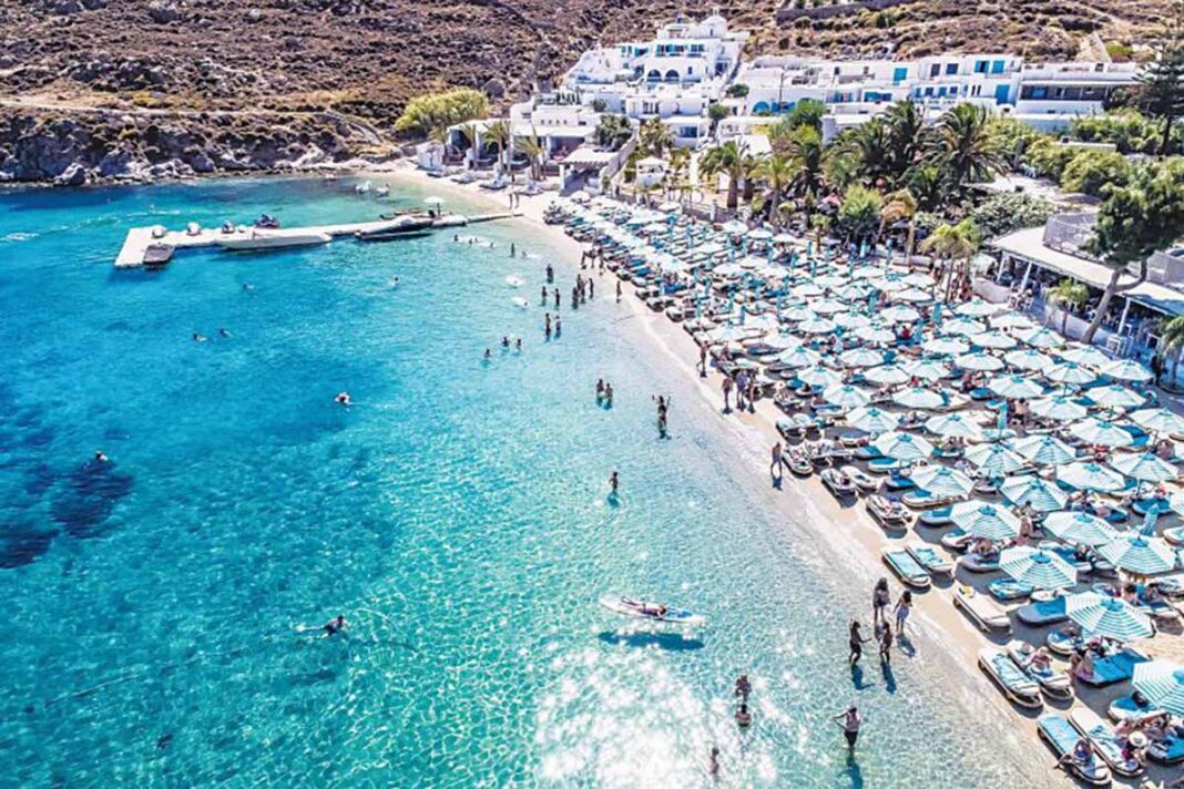 Προσωρινό «λουκέτο» λόγω 13 κρουσμάτων στα διάσημα beach bars Nammos και Scorpios της Μυκόνου (video)
