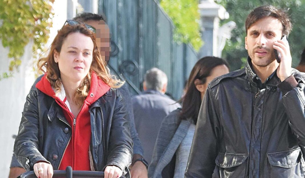 Η ηθοποιός Λένα Παπαληγούρα συμπλήρωσε δύο χρόνια έγγαμου βίου με τον σύζυγό της Άκη Πάντο