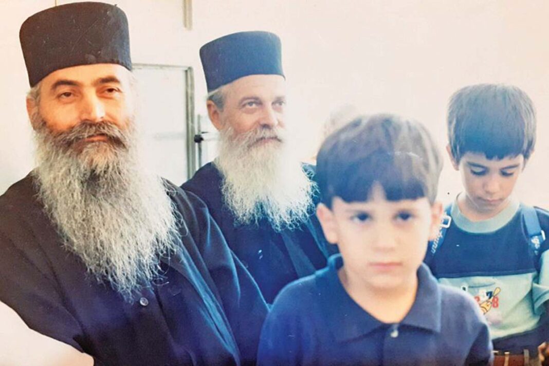 Με τους... λιλιπούτειους προσκυνητές στο Άγιον Όρος