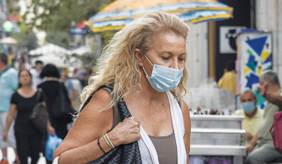 Νέα μέτρα: Στους δρόμους με μάσκες και απαγόρευση της κυκλοφορίας από τις 12.30 το βράδυ