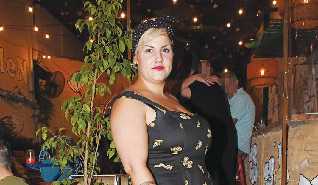 Η Μάρλεν έτοιμη να τα βγάλει όλα!