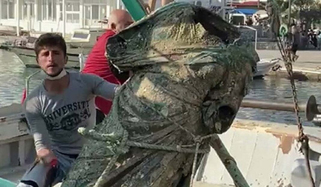 Τούρκοι έπιασαν άγαλμα που μοιάζει με την «Κυρά της Καλύμνου»