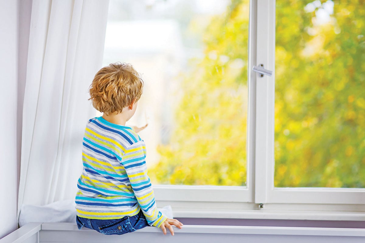 Μάνα-τέρας εγκατέλειψε το δίχρονο αγοράκι της που πάσχει από καρκίνο