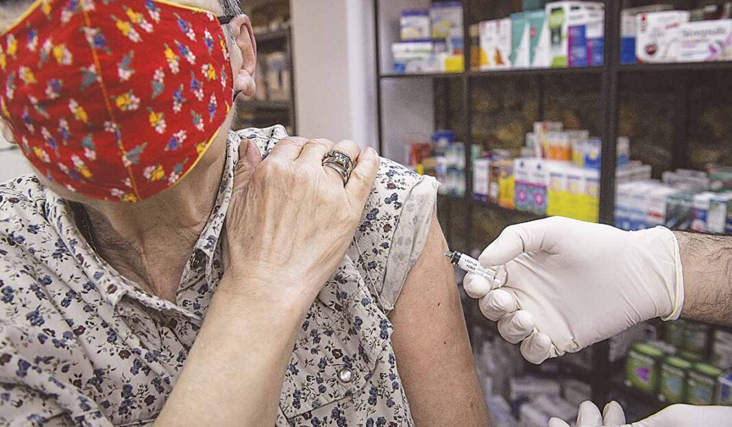 Ουρές για το αντιγριπικό! Για ελλείψεις μιλά ο πρόεδρος του Πανελλήνιου Φαρμακευτικού Συλλόγου