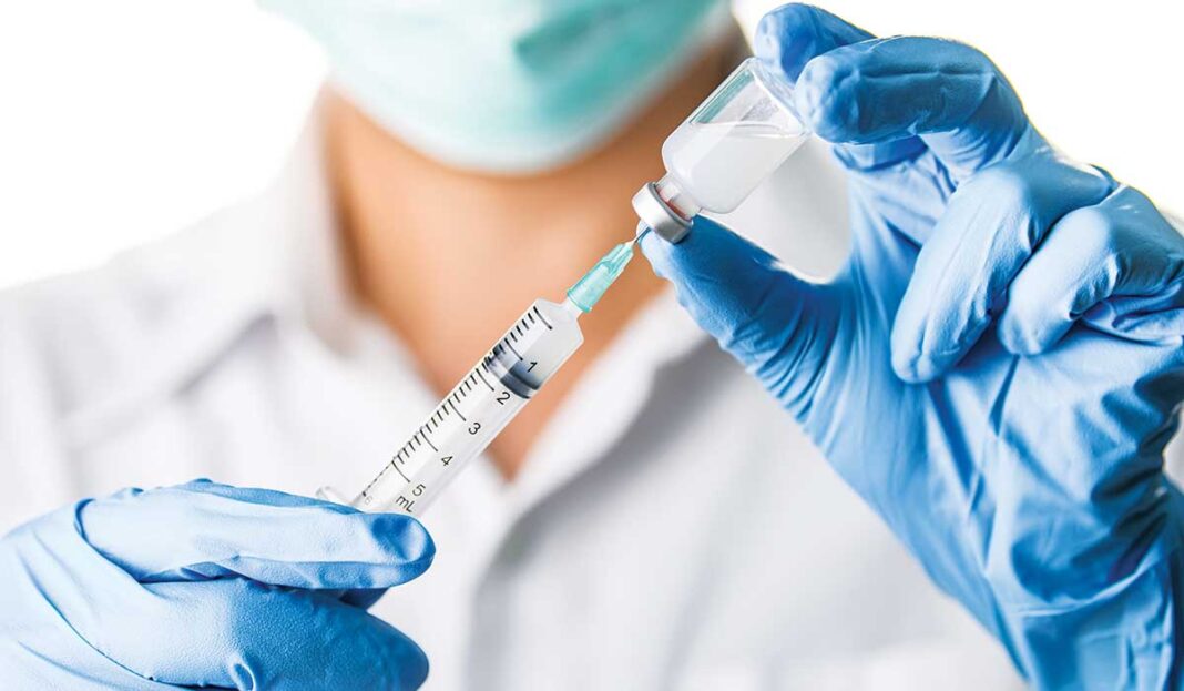 Τρέχει κάτι με το εμβόλιο της Οξφόρδης; Αμφιβολίες για την αποτελεσματικότητά του